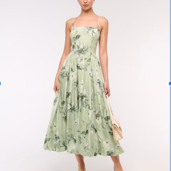 Abercrombie & Fitch - Picture 2 of 3